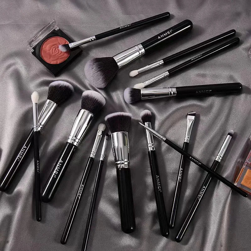Pro Brush Collection – 15-delars professionellt sminkborstset med väska
